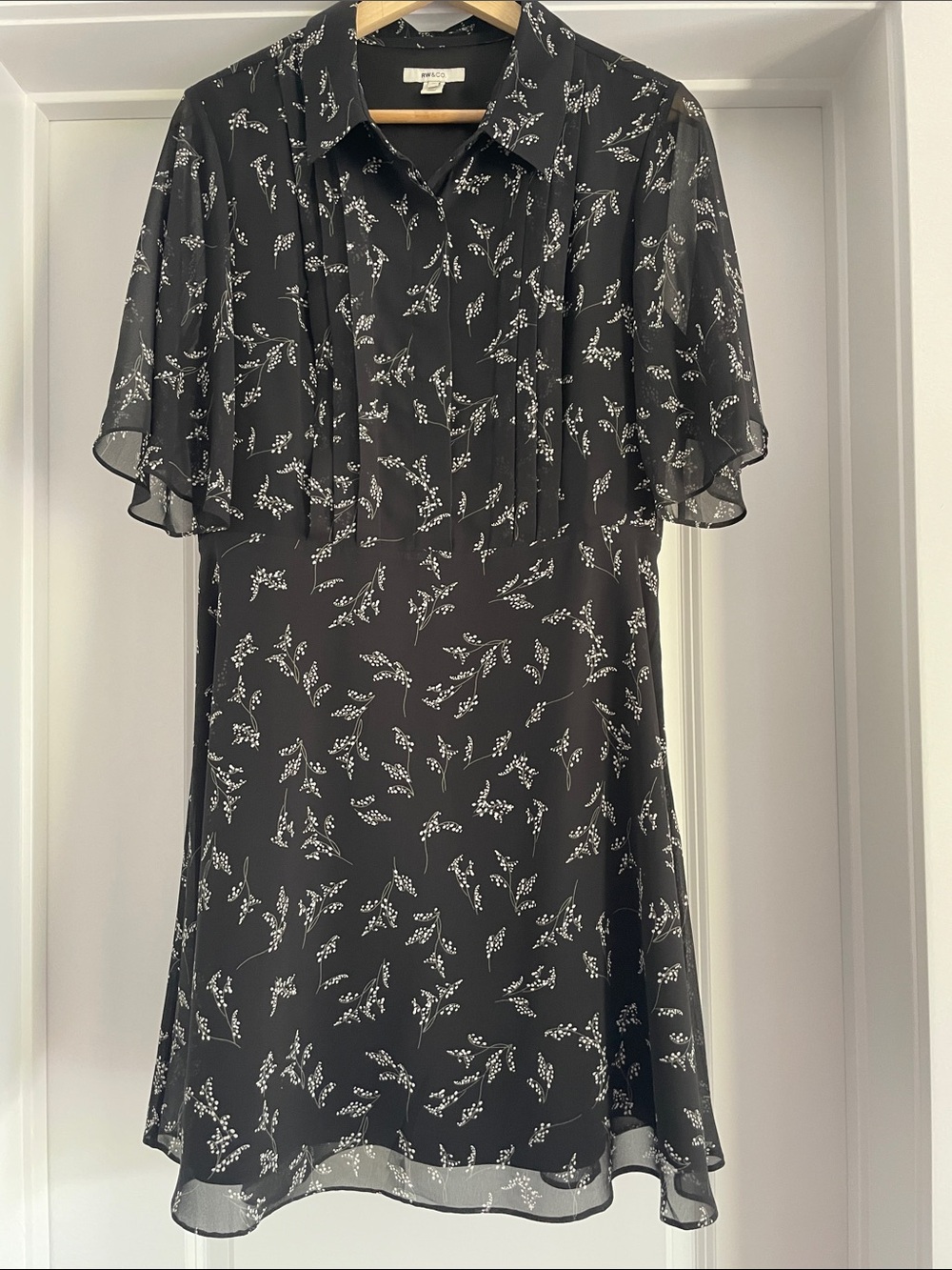 Black Floral Short-Sleeve Shirt Dress
